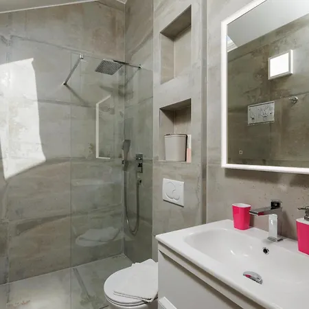 Eva Apartment *