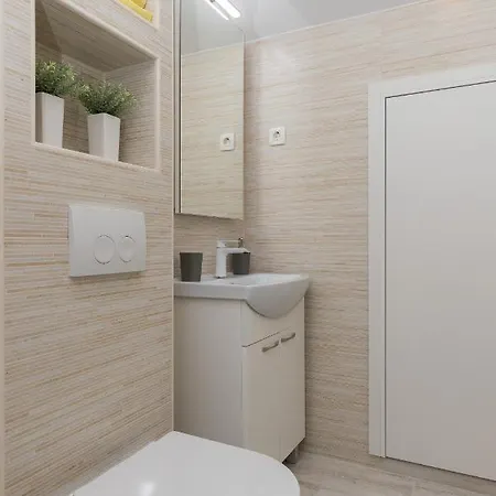 Eva Apartman *